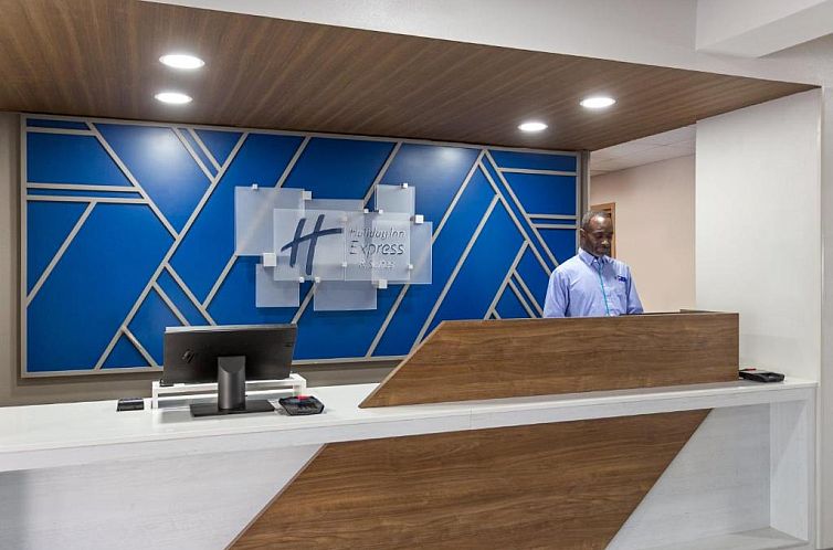 Holiday Inn Express Hotel & Suites Tampa-Rocky Point Island,