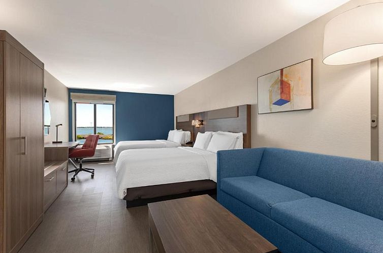 Holiday Inn Express Hotel & Suites Tampa-Rocky Point Island,
