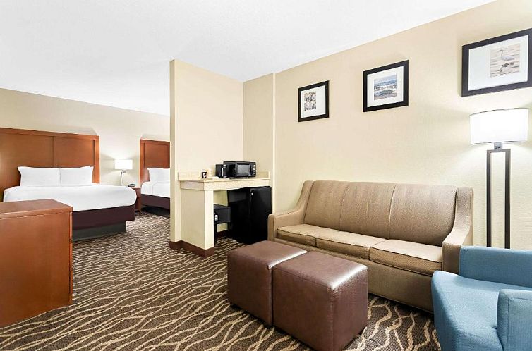 Comfort Suites Tampa Airport North
