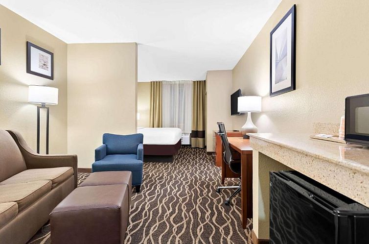 Comfort Suites Tampa Airport North