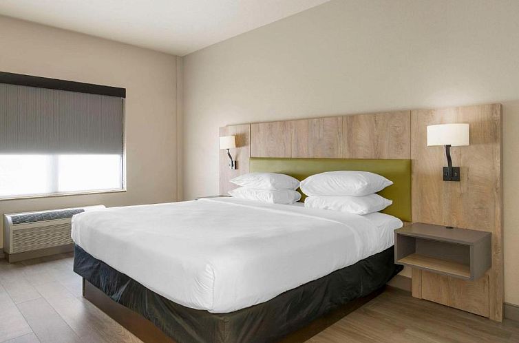 Country Inn & Suites by Radisson, Tampa Airport North, FL