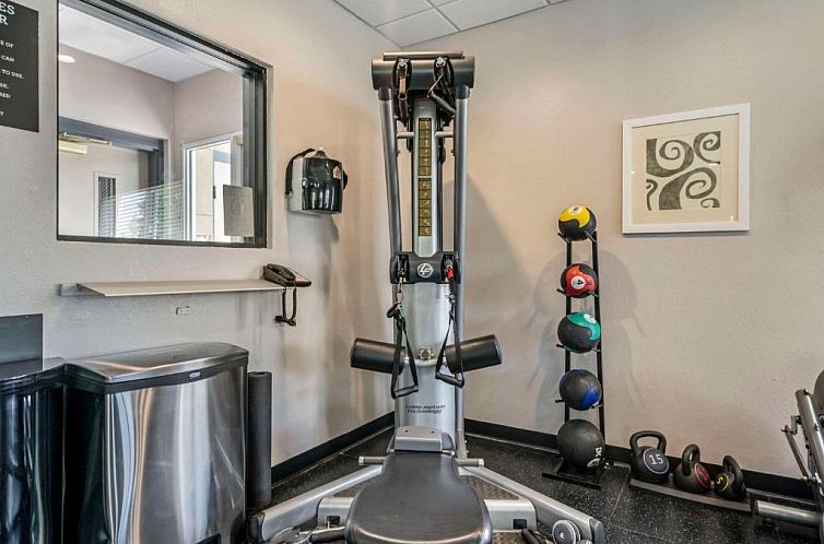 Country Inn & Suites by Radisson, Tampa Airport North, FL