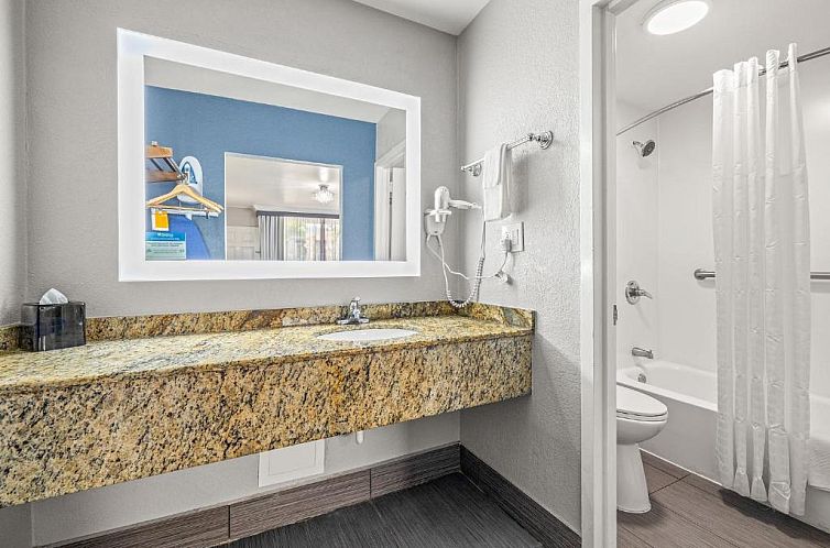 Clarion Inn and Conference Center Tampa-Brandon