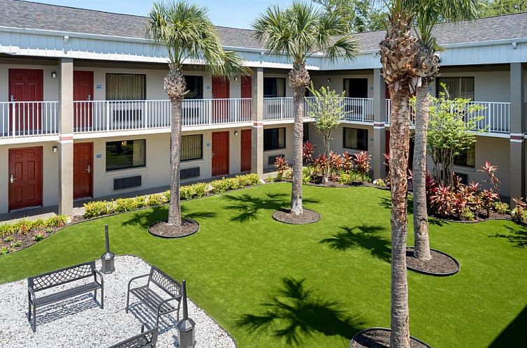 Hotel South Tampa & Suites