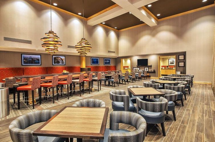 Hampton Inn & Suites Madison - West