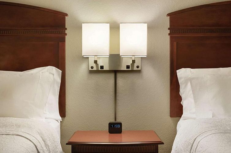 Hampton Inn & Suites Madison - West