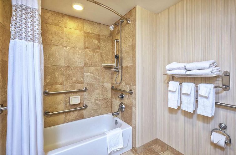 Hampton Inn & Suites Madison - West