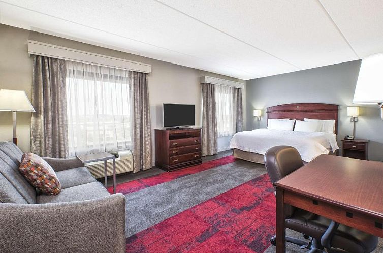 Hampton Inn & Suites Madison - West