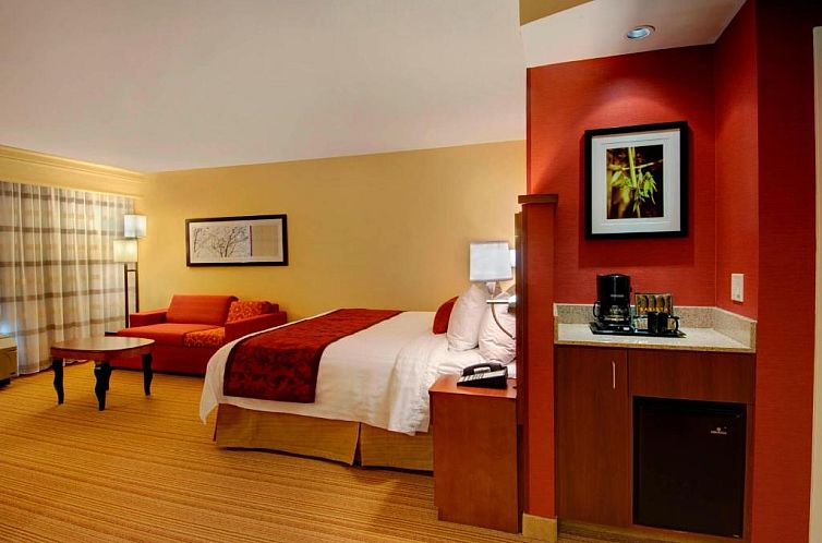 Courtyard by Marriott Madison East