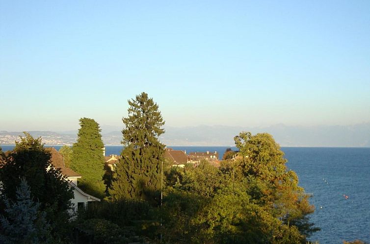 Appartement Chalet am See in St-Prex
