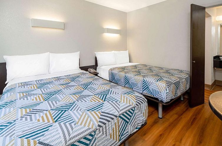 Motel 6-Santa Barbara, CA - State Street