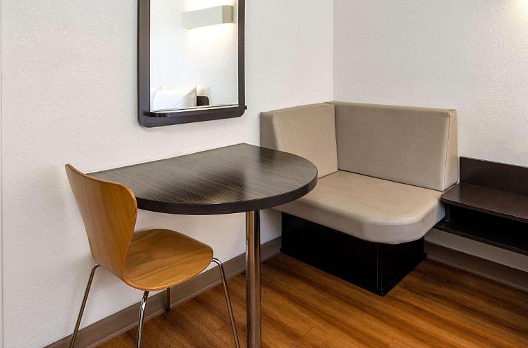 Motel 6-Santa Barbara, CA - State Street