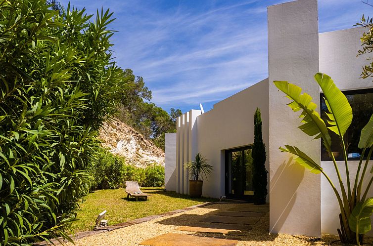 Vakantiehuis in Es Cubells mit Privatem Pool