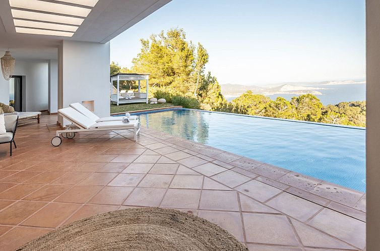Vakantiehuis in Es Cubells mit Privatem Pool