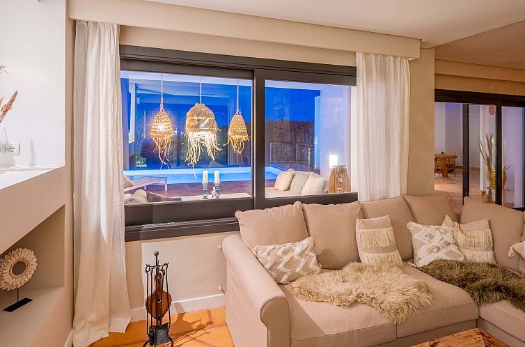 Vakantiehuis in Es Cubells mit Privatem Pool