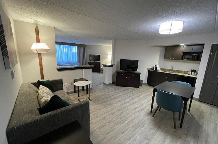 Holiday Inn Hotel & Suites Chicago Northwest - Elgin, an IHG