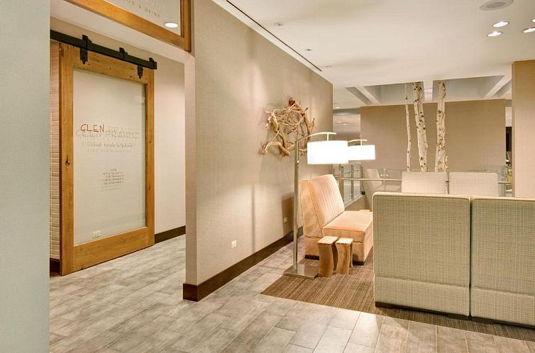 Crowne Plaza Hotel Glen Ellyn/Lombard, an IHG Hotel