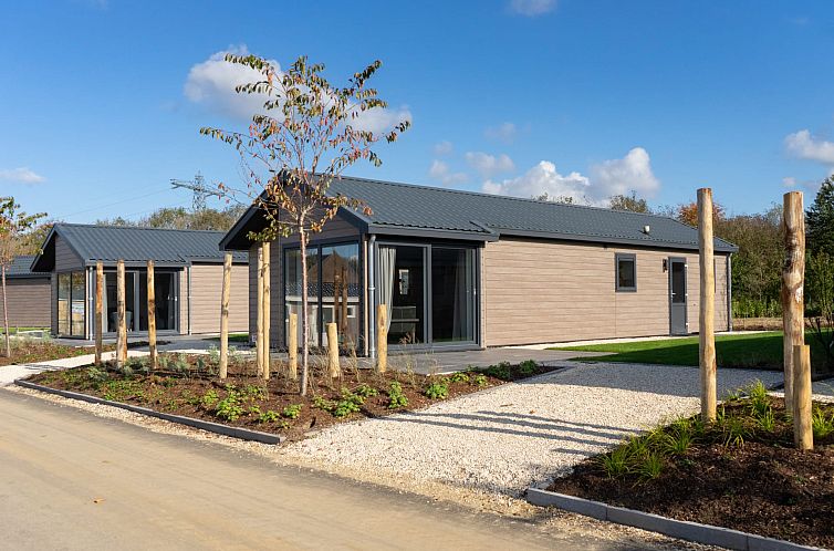 Chalet in Biddinghuizen met moderne uitstraling, gelegen in het rustige Oostelijk Flevoland, Flevoland.