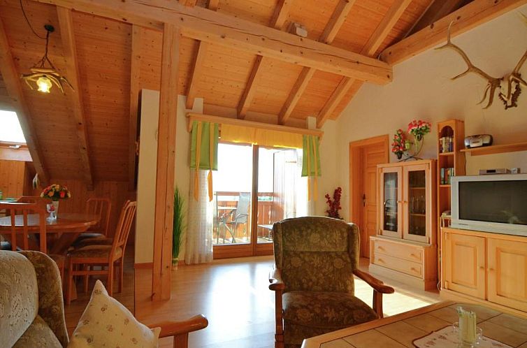 Cushy Apartment with Jacuzzi, Sauna, Solarium, BBQ, Balcony