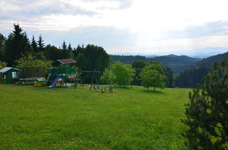 Cushy Apartment with Jacuzzi, Sauna, Solarium, BBQ, Balcony