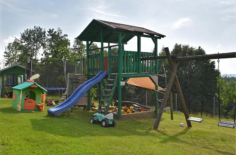 Cushy Apartment with Jacuzzi, Sauna, Solarium, BBQ, Balcony