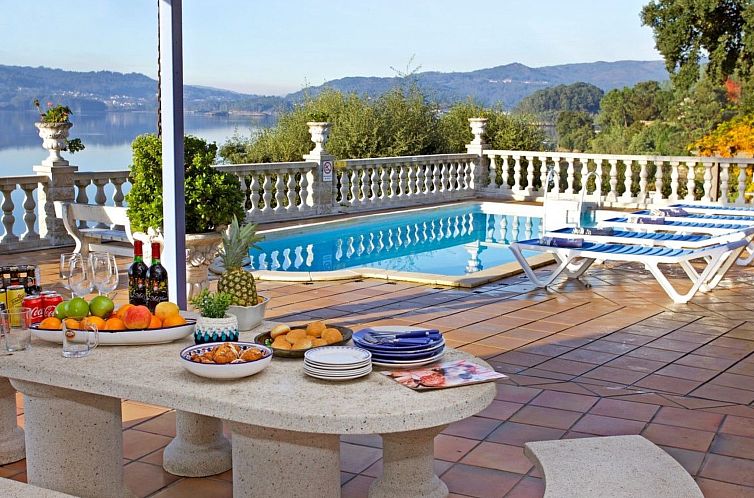 Vakantiehuis Tolle Villa oberhalb der Bucht Ria de Vigo