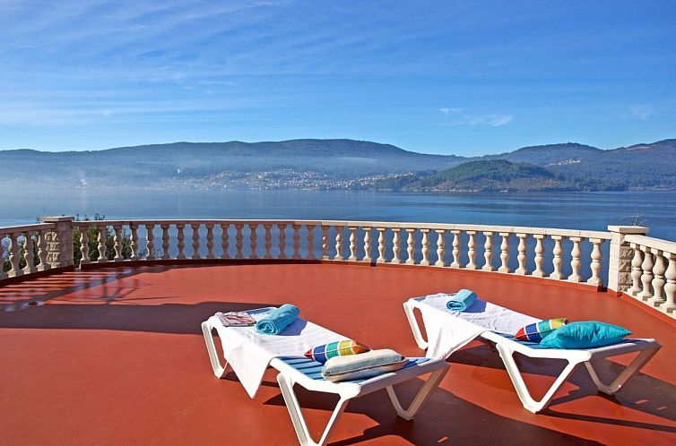 Vakantiehuis Tolle Villa oberhalb der Bucht Ria de Vigo