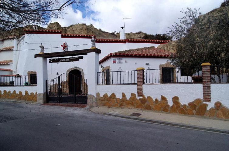 Cuevas de María