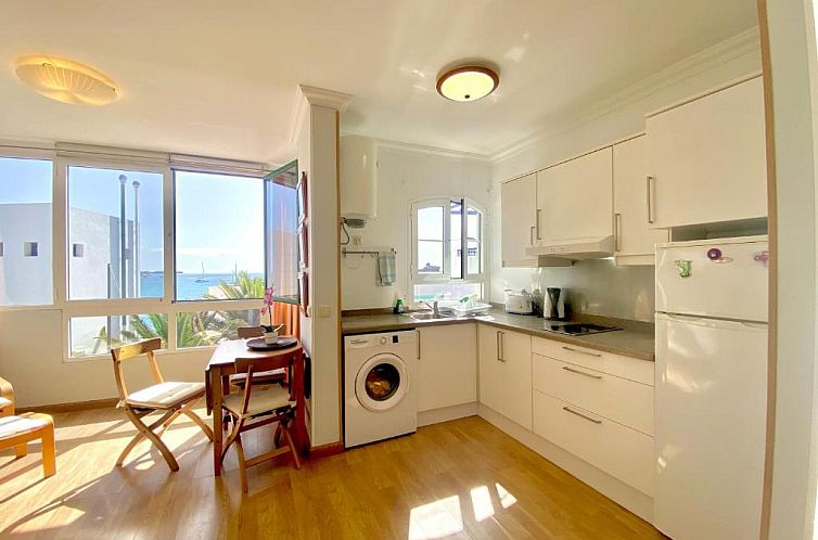 Sounds of The Sea Apartment