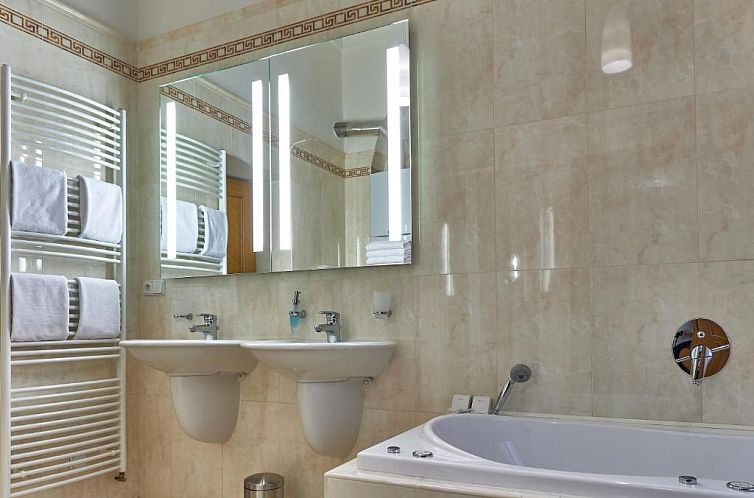 Hotel U 3 Pstrosu