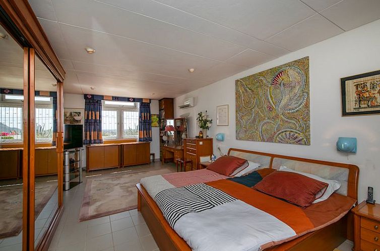 Vrijstaande woning in Jan Thiel