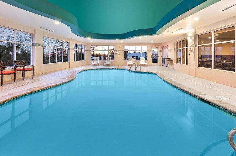 Holiday Inn Express & Suites Southport - Oak Island Area, an