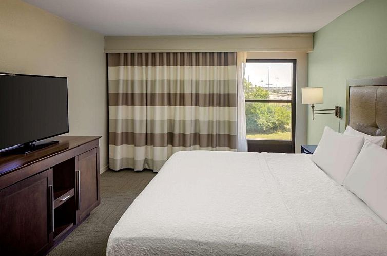 Hampton Inn & Suites Nashville-Airport