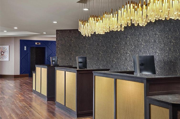 DoubleTree by Hilton Downtown Nashville