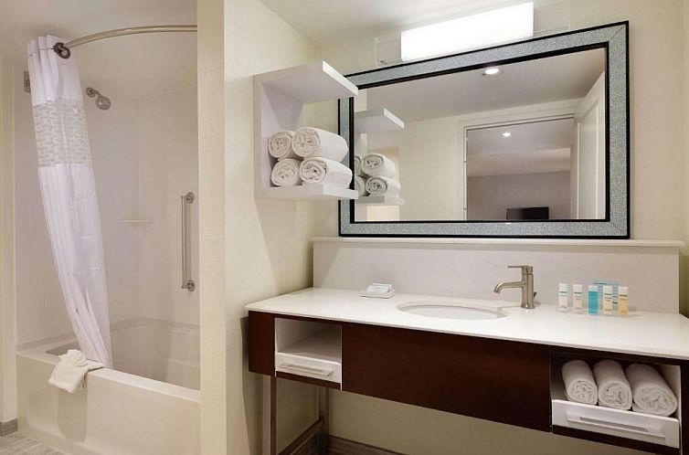 Hampton Inn & Suites Nashville Downtown