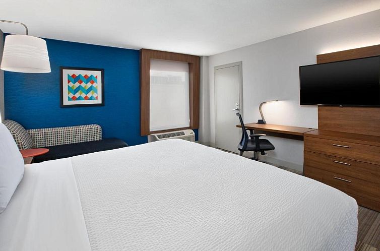Holiday Inn Express Nashville-Downtown Conference Center, an