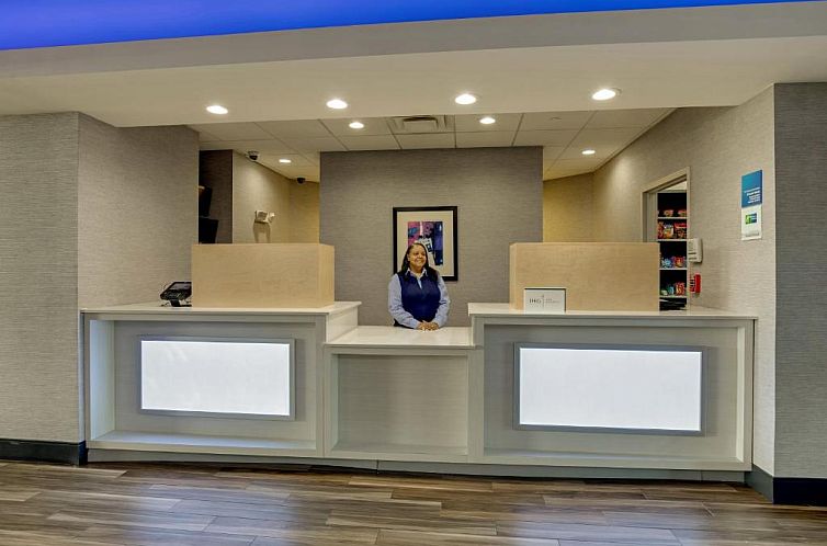 Holiday Inn Express Nashville-Opryland, an IHG Hotel