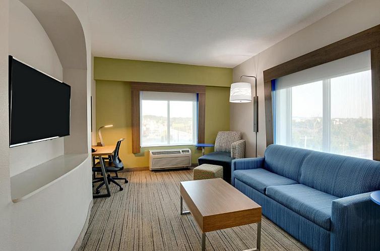 Holiday Inn Express Nashville-Opryland, an IHG Hotel