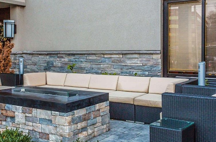 Quality Suites Nashville Airport