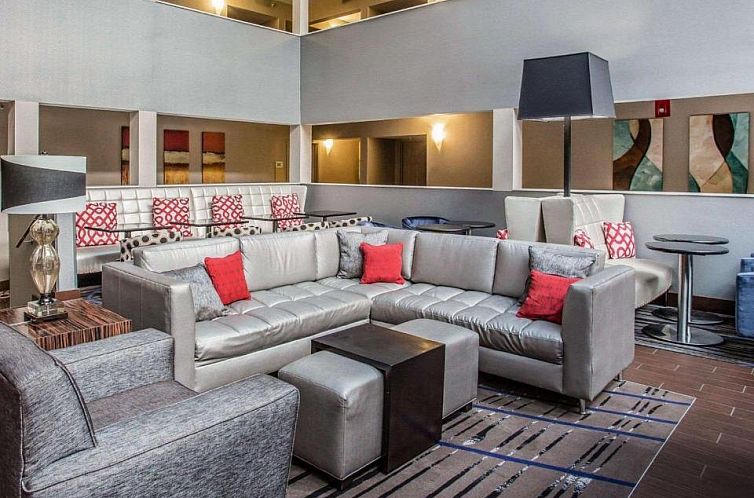 Quality Suites Nashville Airport