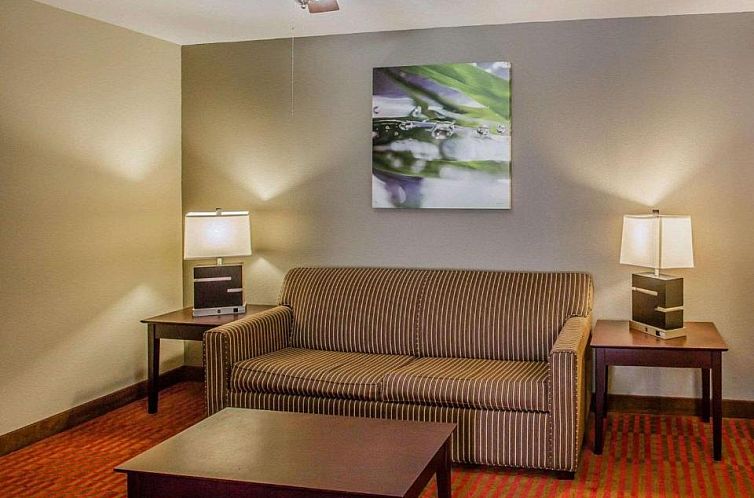 Quality Suites Nashville Airport