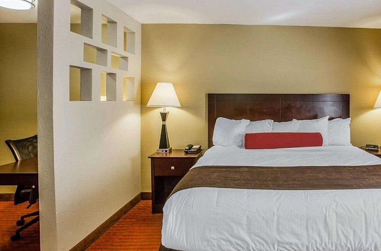 Quality Suites Nashville Airport
