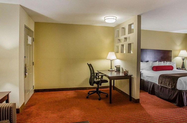 Quality Suites Nashville Airport