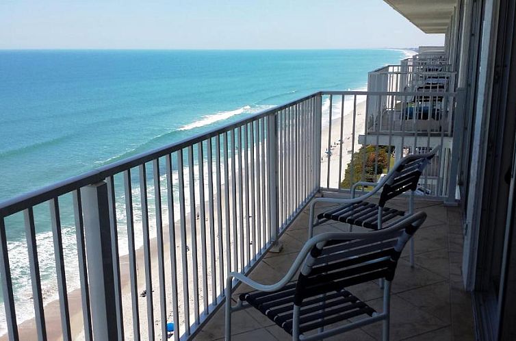 Radisson Suite Hotel Oceanfront