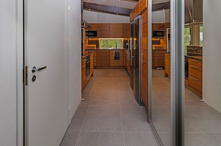 Vakantiehuis Holy lake chalet a