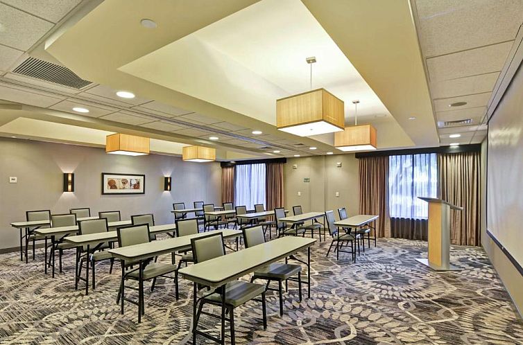 DoubleTree by Hilton Baton Rouge