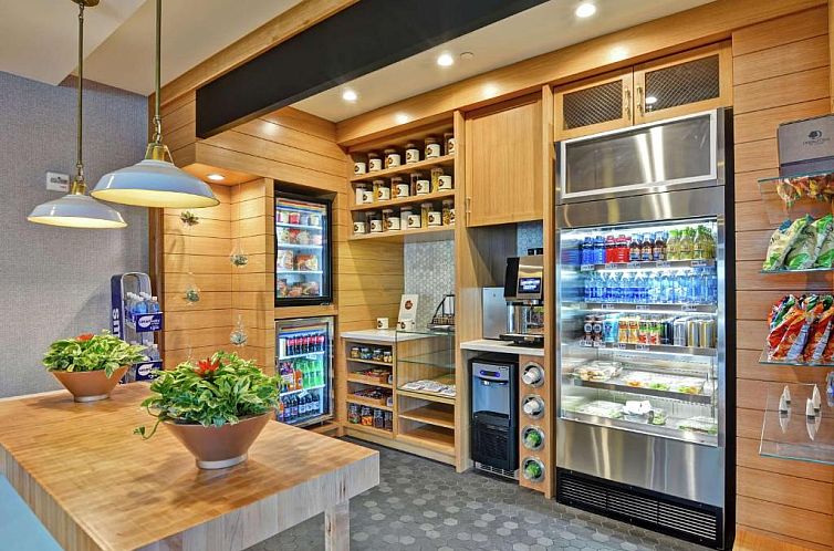 DoubleTree by Hilton Baton Rouge