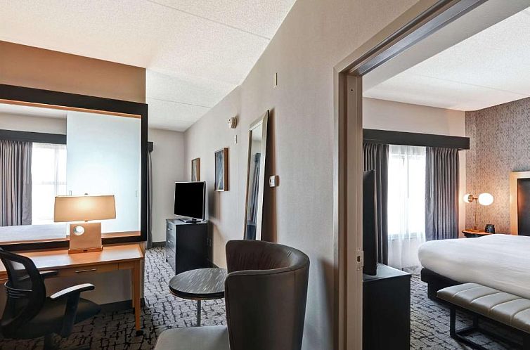 DoubleTree by Hilton Baton Rouge
