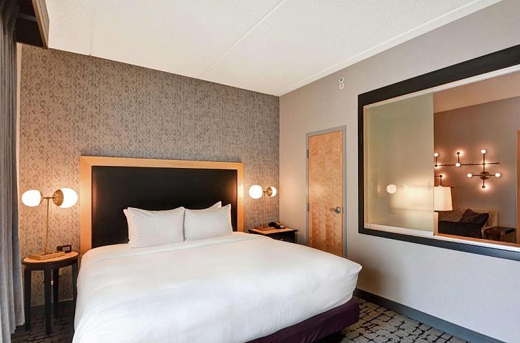 DoubleTree by Hilton Baton Rouge