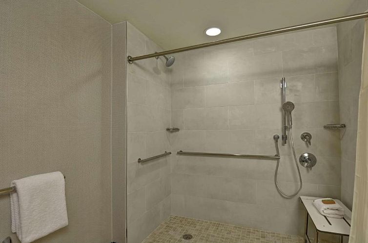 DoubleTree by Hilton Baton Rouge